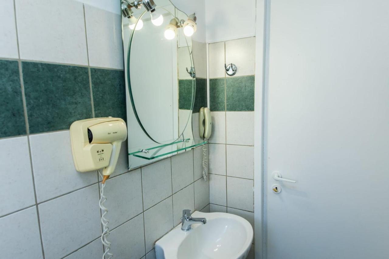 Silver Hotel Athens Double Room With Balcony Exterior photo